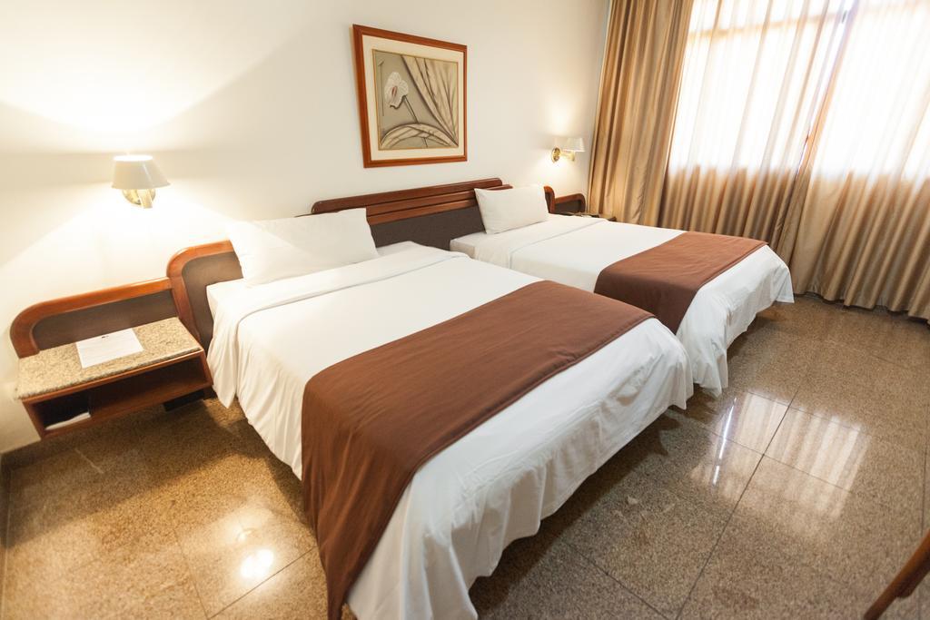 Dimas Lessa Hotel Montes Claros Exteriör bild
