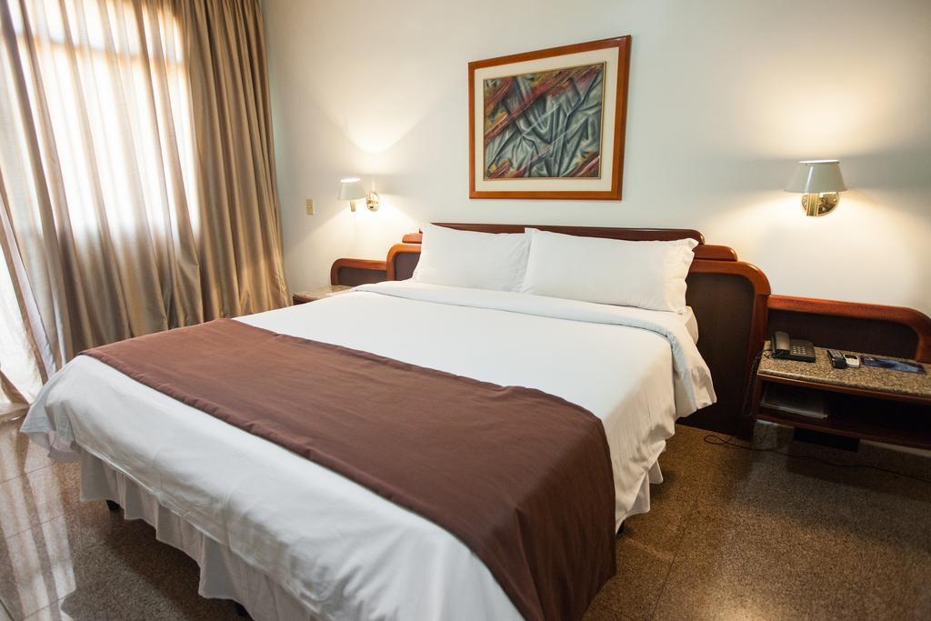Dimas Lessa Hotel Montes Claros Exteriör bild
