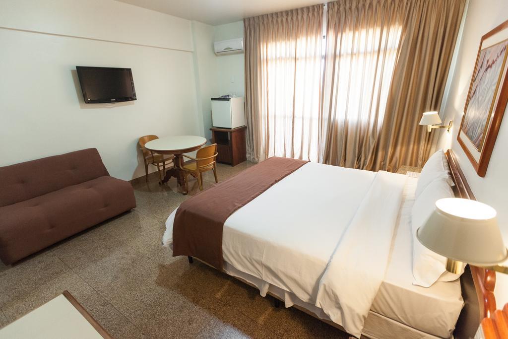 Dimas Lessa Hotel Montes Claros Exteriör bild