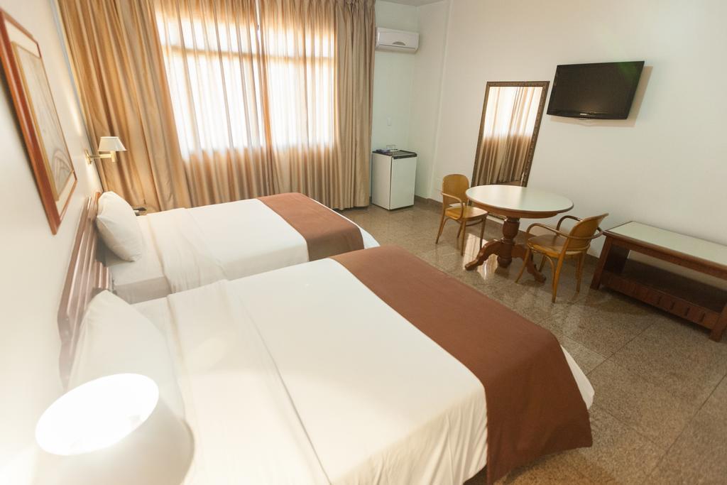 Dimas Lessa Hotel Montes Claros Exteriör bild
